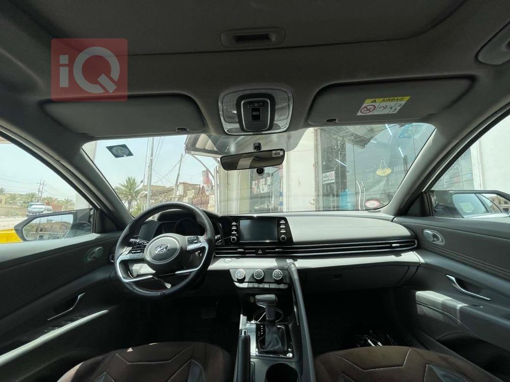 هیوندای ئەلەنترا